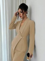 ⁦بدلة نسائية أنيقة من قطعتين⁩ - الصورة ⁦11⁩