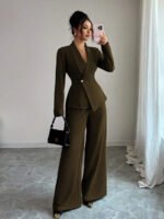 ⁦بدلة نسائية أنيقة من قطعتين⁩ - الصورة ⁦46⁩