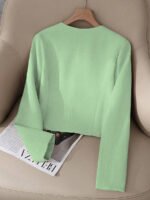 ⁦معطف نسائي كلاسيك بجيوب⁩ - الصورة ⁦50⁩