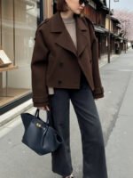 ⁦معطف قصير بأكتاف واسعة⁩ - الصورة ⁦5⁩