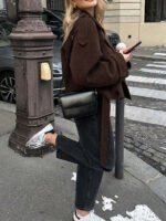 ⁦معطف قصير بأكتاف واسعة⁩ - الصورة ⁦10⁩