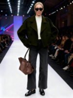 ⁦معطف قصير بأكتاف واسعة⁩ - الصورة ⁦22⁩