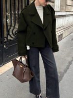 ⁦معطف قصير بأكتاف واسعة⁩ - الصورة ⁦43⁩