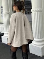 ⁦معطف صوفي بسيط مع ياقة وجيوب⁩ - الصورة ⁦8⁩