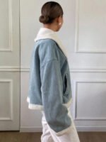 ⁦معطف جينز قصير مبطن بفرو⁩ - الصورة ⁦5⁩