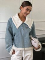 ⁦معطف جينز قصير مبطن بفرو⁩ - الصورة ⁦7⁩