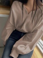 ⁦بلوزة ذات ياقة مدببة أكمام طويلة⁩ - الصورة ⁦17⁩