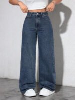 بنطلون جينز فضفاض بقصة رجلين واسعة