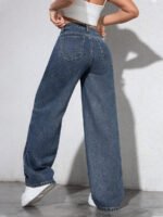 ⁦بنطلون جينز فضفاض بقصة رجلين واسعة⁩ - الصورة ⁦38⁩