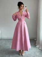 ⁦فستان طويل رسمي بياقة وأكمام طويلة⁩ - الصورة ⁦5⁩