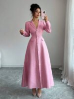 ⁦فستان طويل رسمي بياقة وأكمام طويلة⁩ - الصورة ⁦7⁩