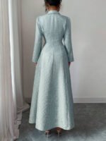 ⁦فستان طويل رسمي بياقة وأكمام طويلة⁩ - الصورة ⁦18⁩