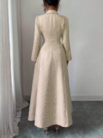 ⁦فستان طويل رسمي بياقة وأكمام طويلة⁩ - الصورة ⁦26⁩