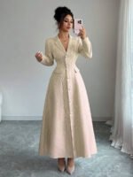 ⁦فستان طويل رسمي بياقة وأكمام طويلة⁩ - الصورة ⁦30⁩