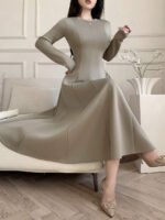 ⁦فستان متوسط الطول وأكمام طويلة منسدلة وخصر مربوط⁩ - الصورة ⁦6⁩