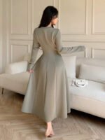 ⁦فستان متوسط الطول وأكمام طويلة منسدلة وخصر مربوط⁩ - الصورة ⁦7⁩