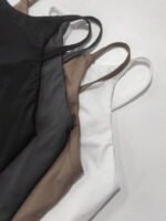 ⁦مجموعة قطنية من البيزك توب بحمالات⁩ - الصورة ⁦5⁩