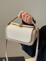 ⁦حقيبة نسائية انيقة بألوان موحدة⁩ - الصورة ⁦5⁩