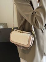 ⁦حقيبة نسائية انيقة بألوان موحدة⁩ - الصورة ⁦7⁩