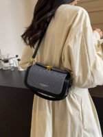 ⁦حقيبة نسائية انيقة بألوان موحدة⁩ - الصورة ⁦15⁩