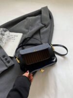 ⁦حقيبة نسائية انيقة بألوان موحدة⁩ - الصورة ⁦19⁩