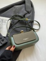 ⁦حقيبة نسائية انيقة بألوان موحدة⁩ - الصورة ⁦22⁩