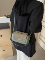 ⁦حقيبة نسائية انيقة بألوان موحدة⁩ - الصورة ⁦24⁩