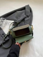 ⁦حقيبة نسائية انيقة بألوان موحدة⁩ - الصورة ⁦27⁩