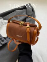 ⁦حقيبة نسائية انيقة بألوان موحدة⁩ - الصورة ⁦30⁩