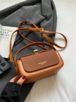 ⁦حقيبة نسائية انيقة بألوان موحدة⁩ - الصورة ⁦31⁩