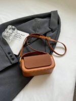 ⁦حقيبة نسائية انيقة بألوان موحدة⁩ - الصورة ⁦35⁩