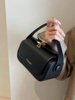 ⁦حقيبة نسائية انيقة بألوان موحدة⁩ - الصورة ⁦40⁩