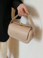 ⁦حقيبة نسائية انيقة بألوان موحدة⁩ - الصورة ⁦50⁩