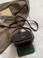 ⁦حقيبة نسائية انيقة بألوان موحدة⁩ - الصورة ⁦84⁩