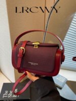 ⁦حقيبة نسائية انيقة بألوان موحدة⁩ - الصورة ⁦87⁩