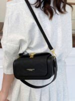 ⁦حقيبة نسائية انيقة بألوان موحدة⁩ - الصورة ⁦121⁩