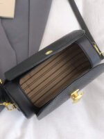 ⁦حقيبة نسائية انيقة بألوان موحدة⁩ - الصورة ⁦127⁩