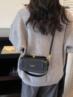 ⁦حقيبة نسائية انيقة بألوان موحدة⁩ - الصورة ⁦151⁩