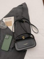 ⁦حقيبة نسائية انيقة بألوان موحدة⁩ - الصورة ⁦152⁩