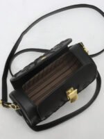 ⁦حقيبة نسائية انيقة بألوان موحدة⁩ - الصورة ⁦161⁩