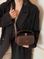 ⁦حقيبة نسائية انيقة بألوان موحدة⁩ - الصورة ⁦181⁩