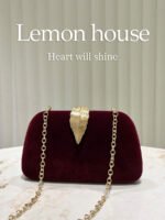 ⁦حقيبة سوارية مزينة باللون الذهبي⁩ - الصورة ⁦9⁩