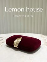 ⁦حقيبة سوارية مزينة باللون الذهبي⁩ - الصورة ⁦13⁩