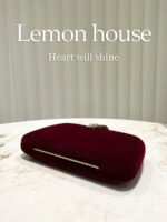 ⁦حقيبة سوارية مزينة باللون الذهبي⁩ - الصورة ⁦14⁩