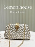 ⁦حقيبة سوارية مزينة باللون الذهبي⁩ - الصورة ⁦30⁩