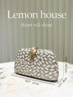 ⁦حقيبة سوارية مزينة باللون الذهبي⁩ - الصورة ⁦31⁩