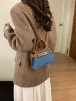 ⁦حقيبة يد صغيرة بتصميم حزام⁩ - الصورة ⁦32⁩