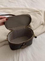 ⁦حقيبة كتف نسائية جلد اصطناعي سعة كبيرة⁩ - الصورة ⁦5⁩