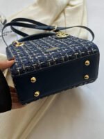 ⁦حقيبة يد سعة كبيرة ذات تفاصيل رقيقة⁩ - الصورة ⁦6⁩