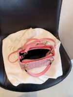 ⁦حقيبة يد سعة كبيرة ذات تفاصيل رقيقة⁩ - الصورة ⁦36⁩